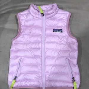 Patagonia vest size 2T.